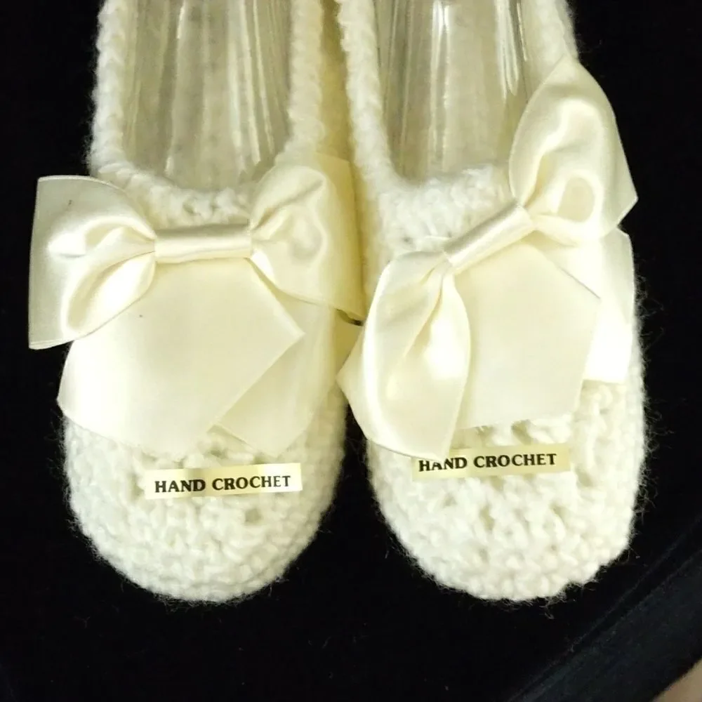 NWT Ben Berger Hand Crocheted Cream Slippers - Picture 3 of 6